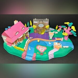 Polly Pocket Magical Movin’ Pollyville Playset